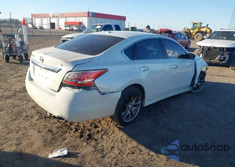 2015 Nissan Altima 2.5/2.5 S/2.5 Sl/2.5 Sv z USA, uszkodzony, nr VIN 1N4AL3AP5FN320246